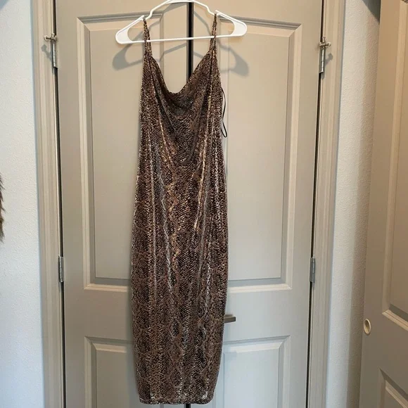 green emerald velvet dress Tia Maxi Dress: Elegant Black Snake Print Black / L